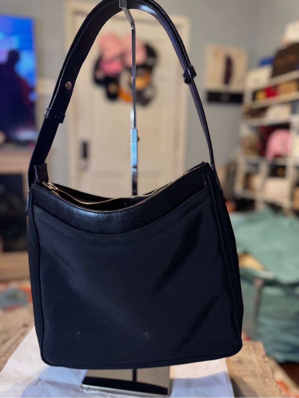 Cole Haan Women Shoulder Bag Black Nylon Adjustable Leather Strap - Picture 2 of 3